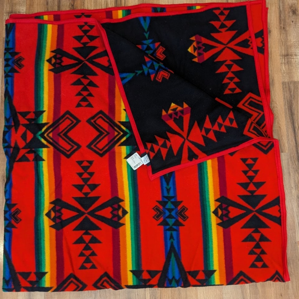 Rare - Pendleton wool blanket, retired Spirit pattern- 90x90 - Picture 3 of 13